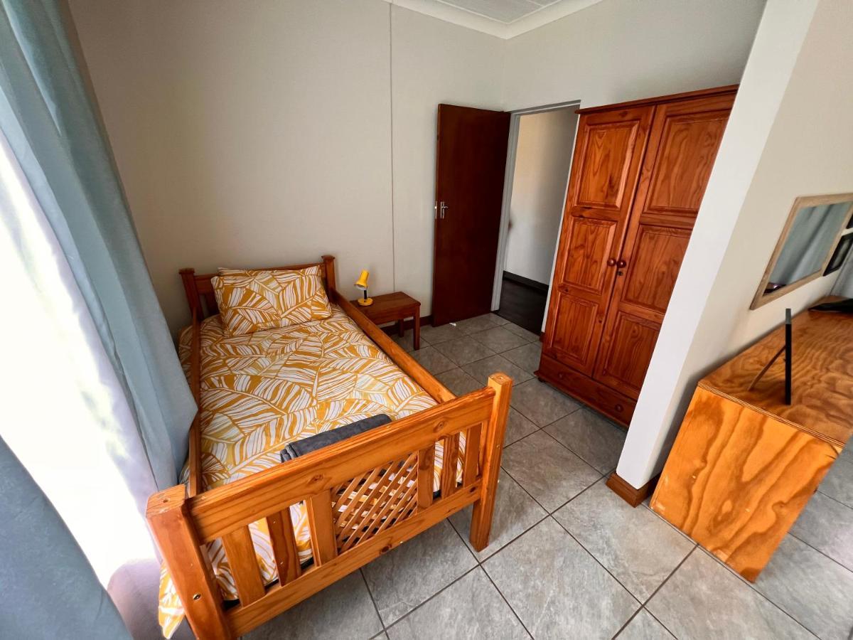 Firefly Budget Friendly Guest House Kempton Park Kültér fotó